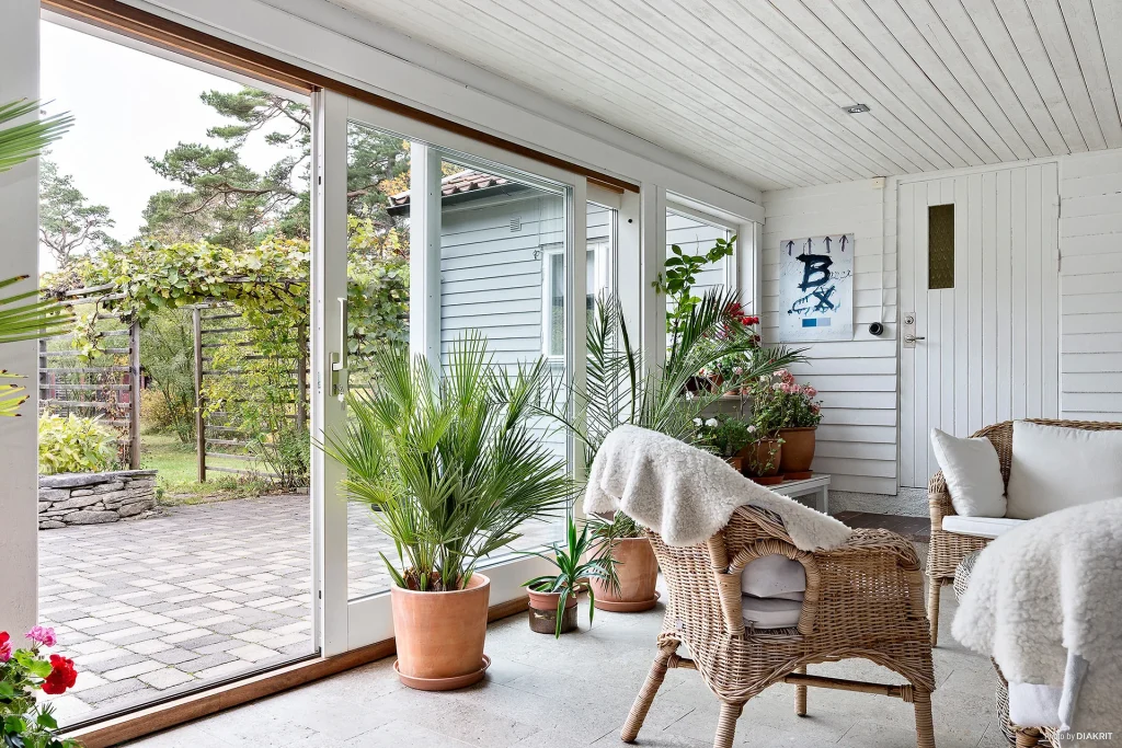 30. Byggnation av uterum med byggsats fra╠en Ska╠enska Byggvaror