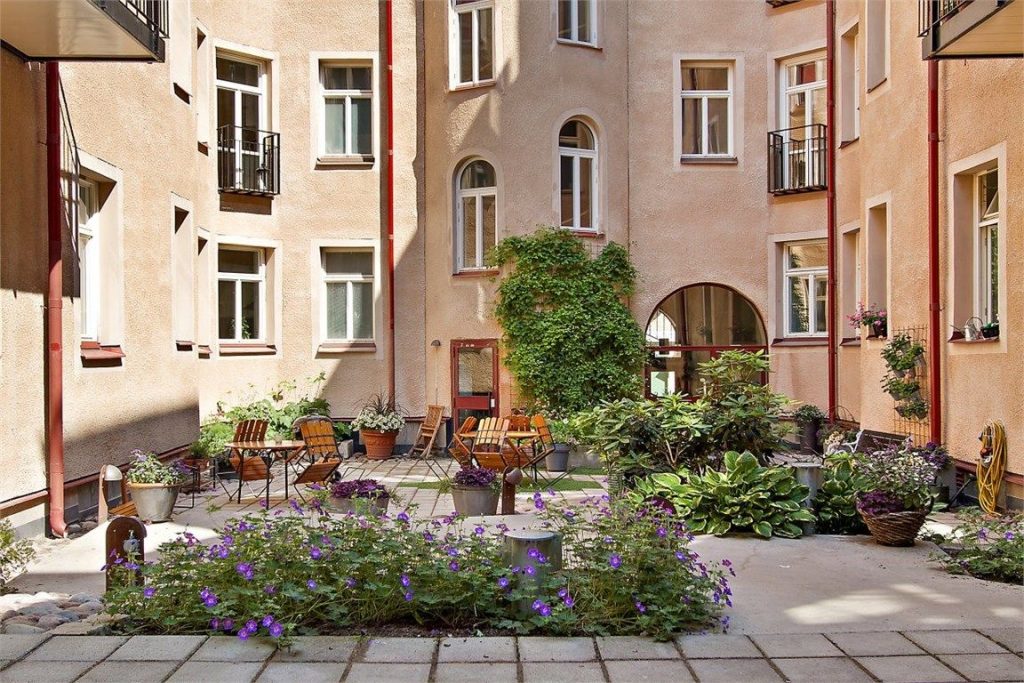 Renovering av innergard vallentuna