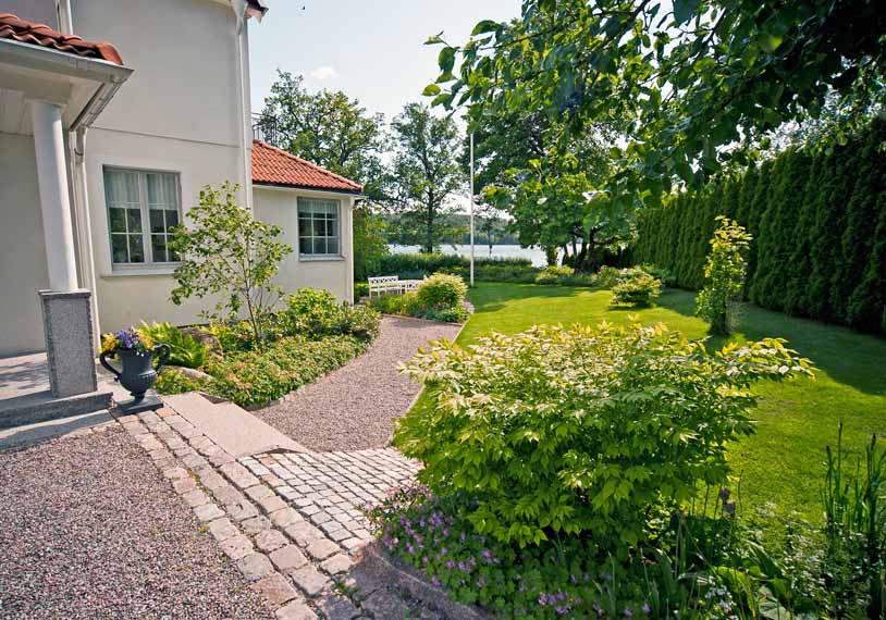 Stensattning runt huset gang vallentuna